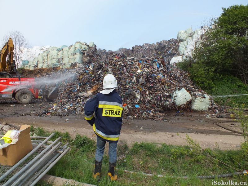 Pożar składowiska odpadów w Karczach. Maj 2012 (iSokolka.eu)