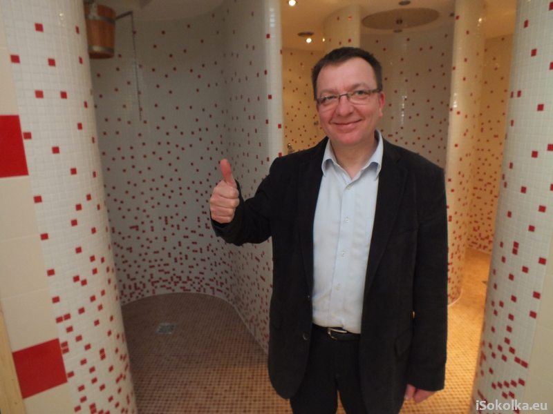Mirosław Bielawski w odnowionych saunach (iSokolka.eu)