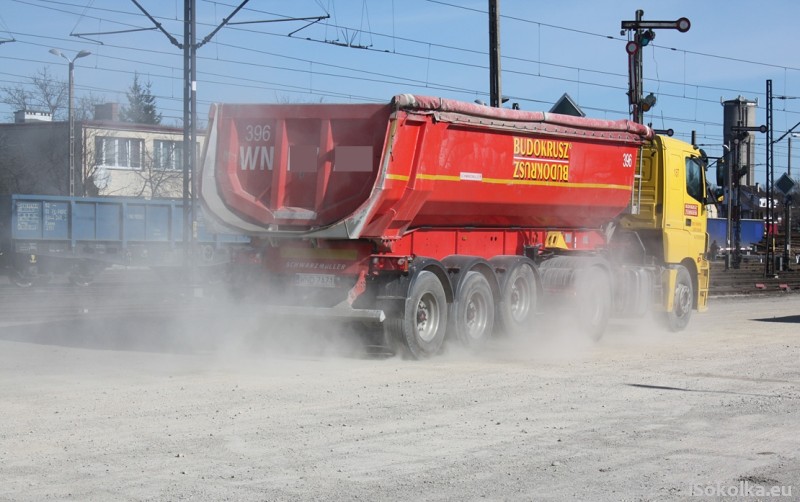 Ciężarówka Budowkruszu wraca do Drahli po rozładunku (iSokolka.eu)